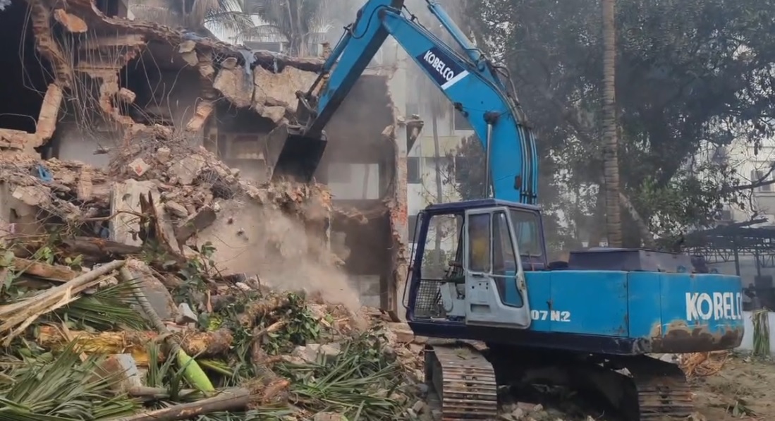 bulldozer dhanmondi 32 060225 102 1738803709